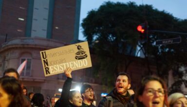 Marcha de las antorchas en Rosario 22/05/24