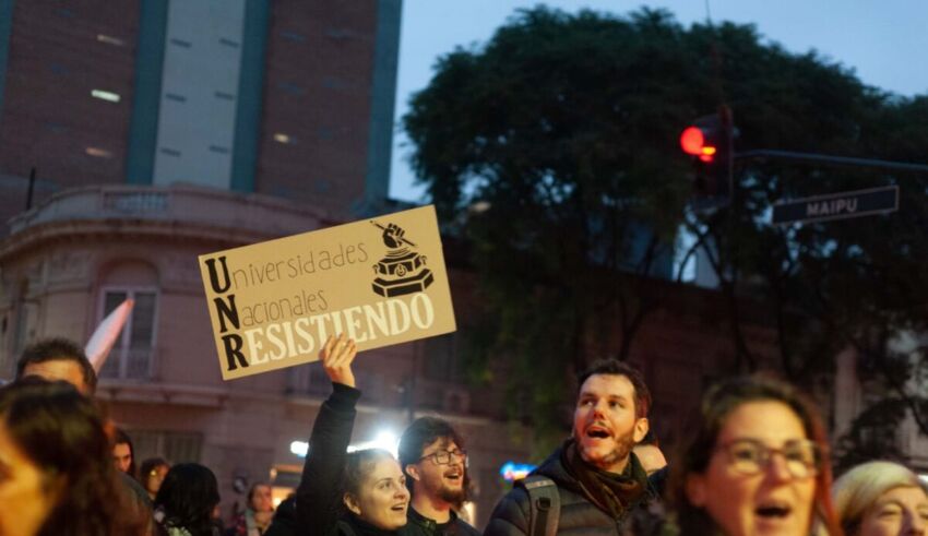 Marcha de las antorchas en Rosario 22/05/24