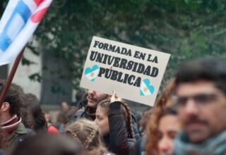 Marcha de las antorchas en Rosario 22/05/24