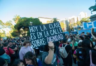 Marcha en defensa de la universidad pública en Buenos Aires - Caba -