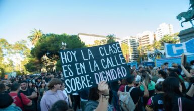 Marcha en defensa de la universidad pública en Buenos Aires - Caba -